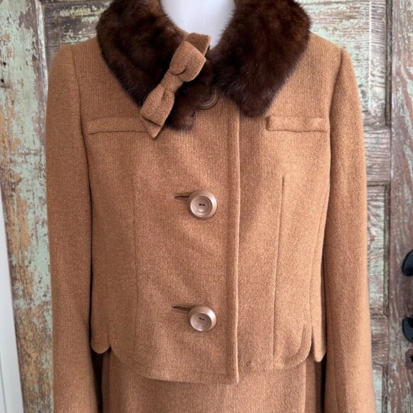 Vintage 1950s–1960s Lilli Ann Wool Suit with Detachable Mink Collar - Picture 7 of 12